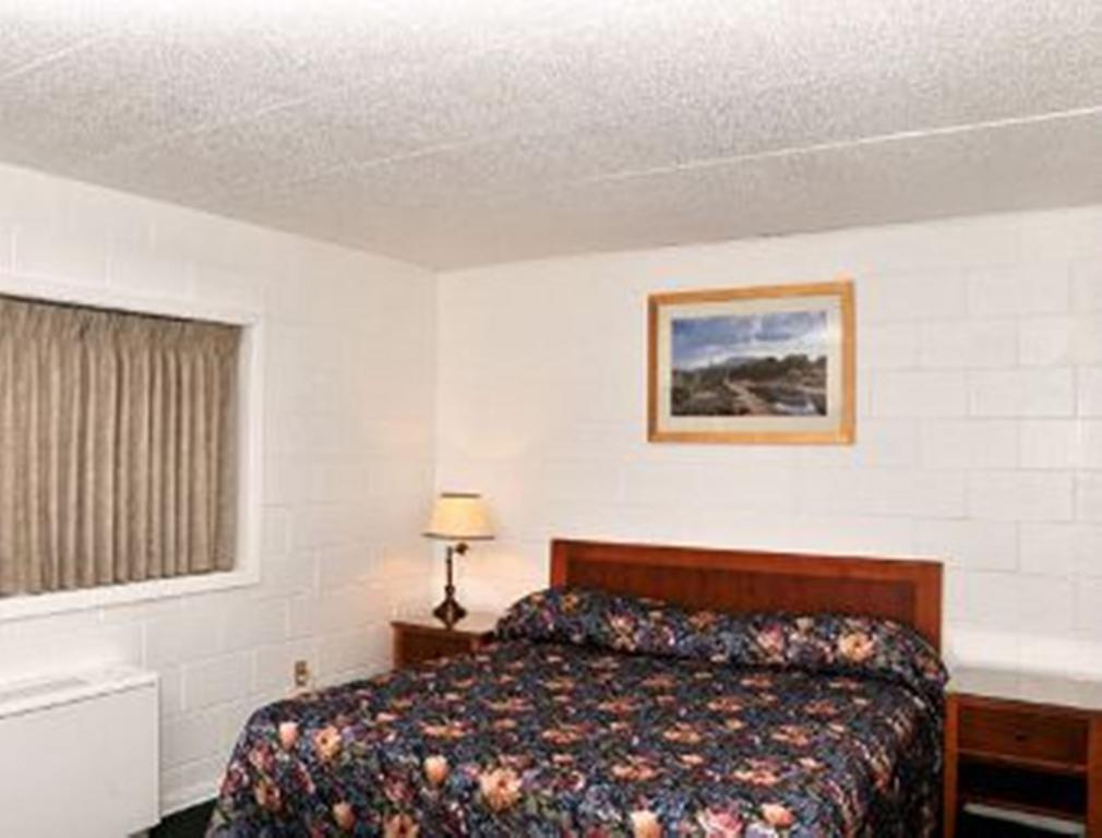 Moosejaw Inn Moose Jaw Room photo